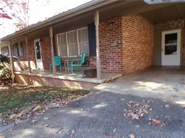 Easley, SC 29642,202 Kingsberry DR