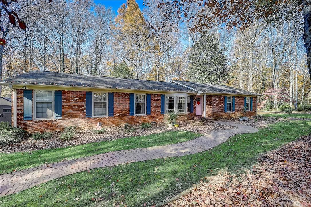 Easley, SC 29642,211 Walter ST