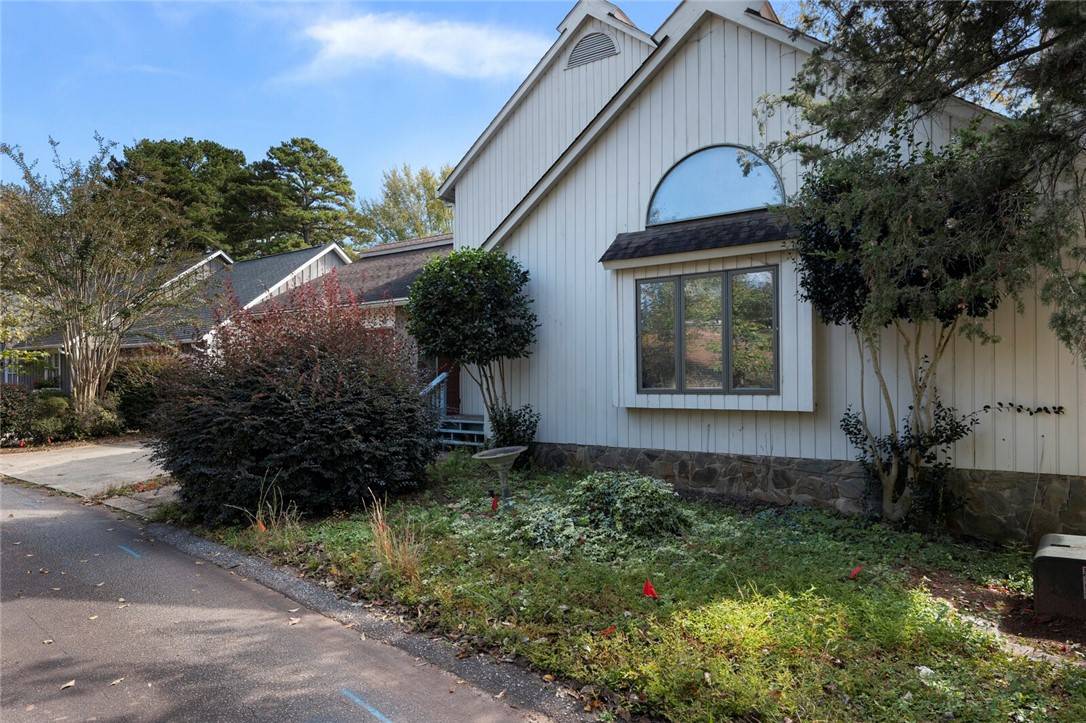 Westminster, SC 29693,318 Point Place DR