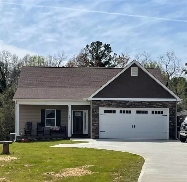 243 Windy Meadows LN, West Union, SC 29696