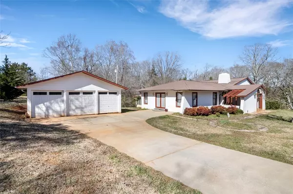 Seneca, SC 29678,6099 Oak Valley RD