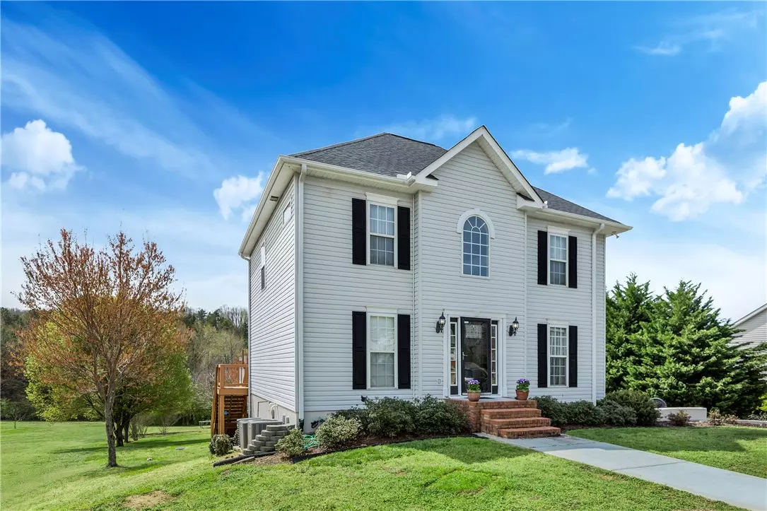 Liberty, SC 29657,121 Chandler DR