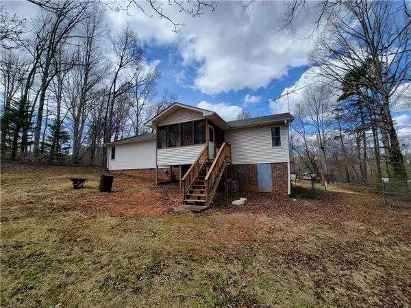 Liberty, SC 29657,114 Sweetbriar RD