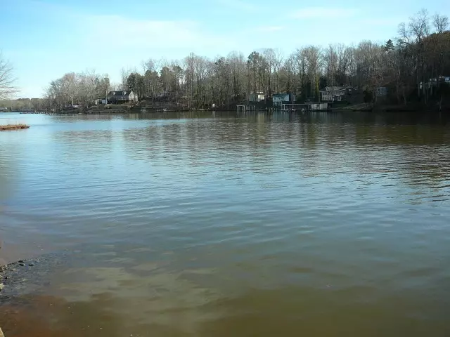 140 Waterside DR, Abbeville, SC 29620