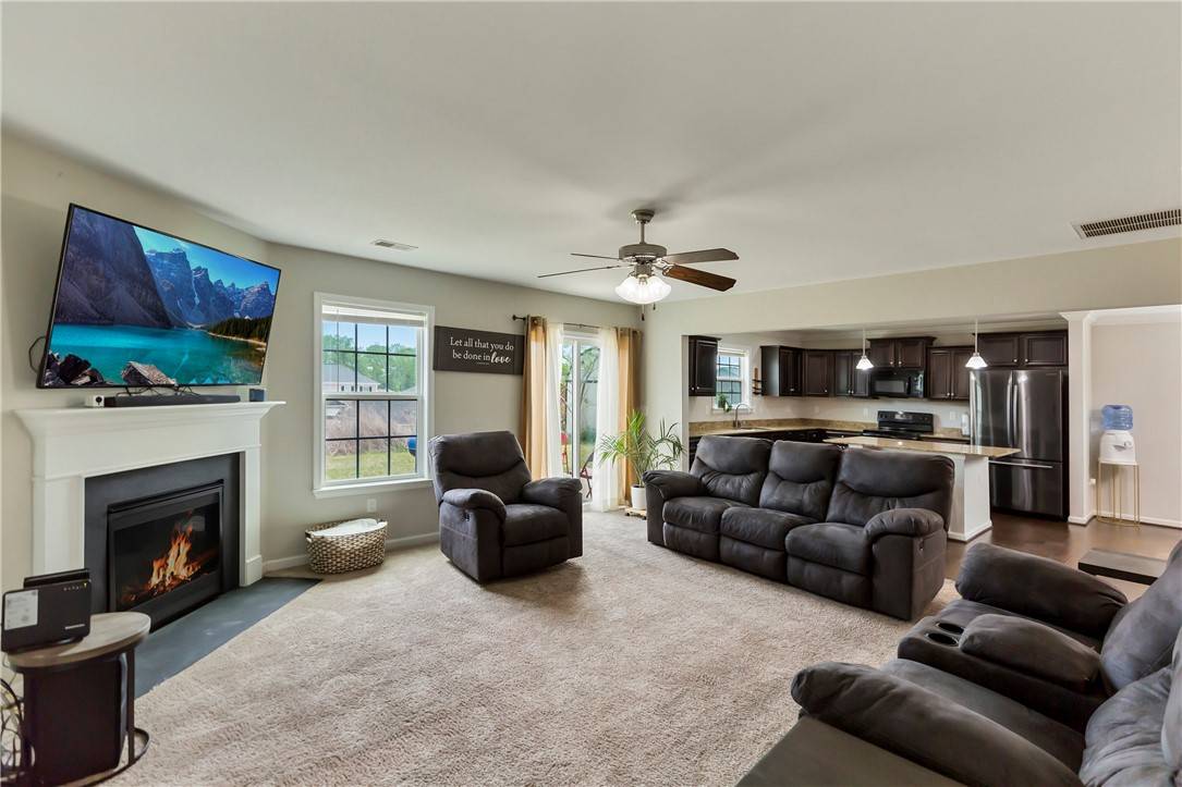 Fountain Inn, SC 29644,04 Babbling Creek CT
