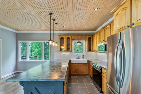 Westminster, SC 29693,125 Chauga Shoals DR