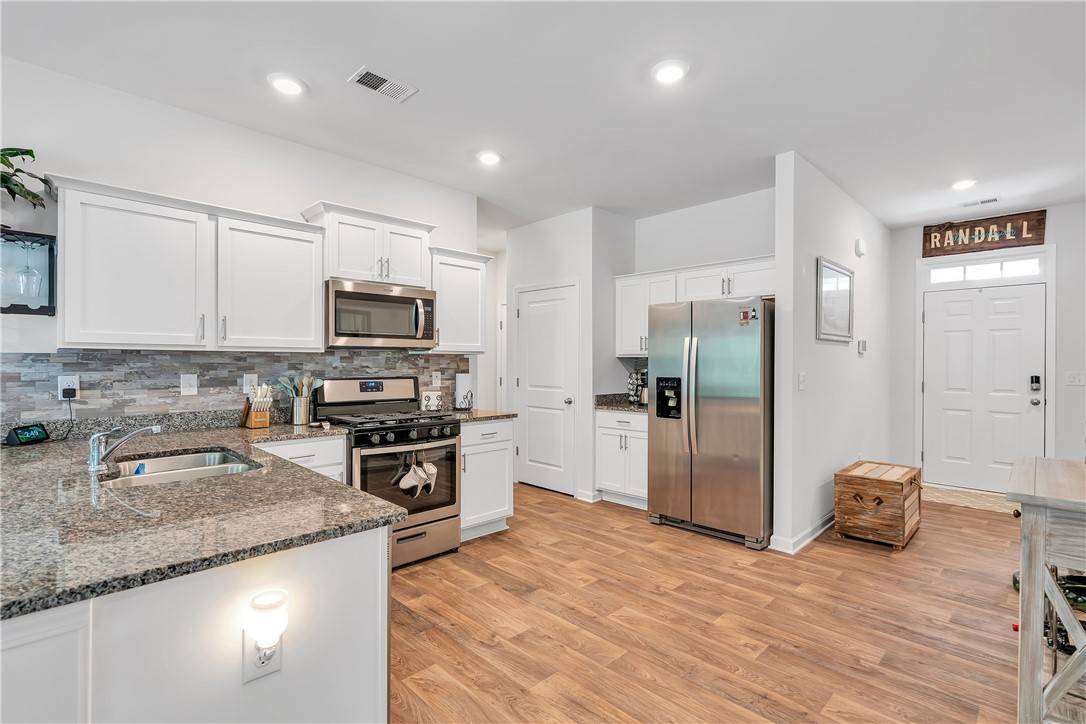 Pelzer, SC 29669,242 Hillendale WAY