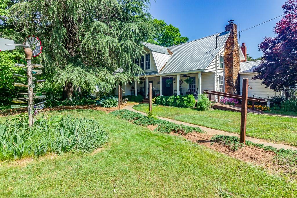 588 Oak Grove RD, Westminster, SC 29693