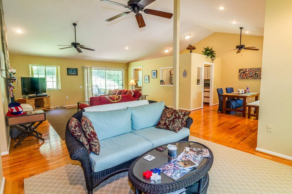 Seneca, SC 29672,206 Wynmere WAY