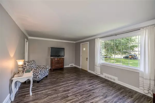 Greenville, SC 29609,110 Stephens LN
