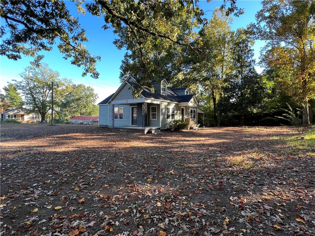 Easley, SC 29640,505 W King ST