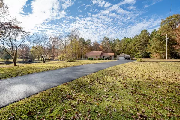 3985 Pickens Creek RD, Hodges, SC 29653