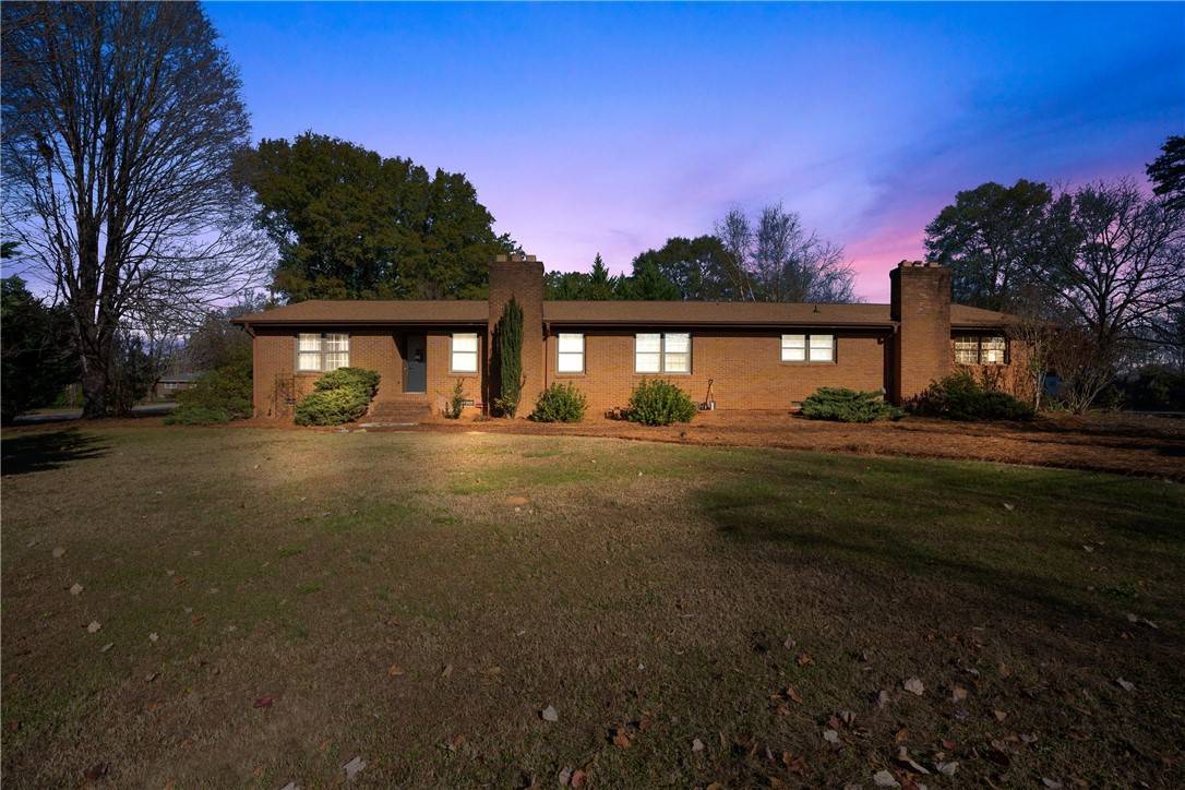 207 Oates AVE, Easley, SC 29640
