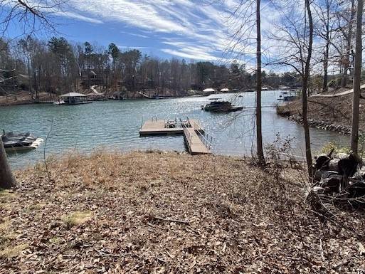 53 Mainsail DR, Salem, SC 29676