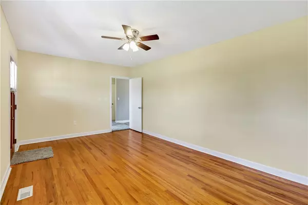 Anderson, SC 29621,905 Sharonwood DR