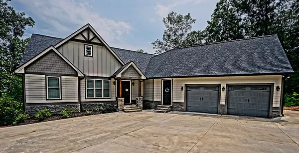 207 Sleepy Oak CT, Seneca, SC 29672