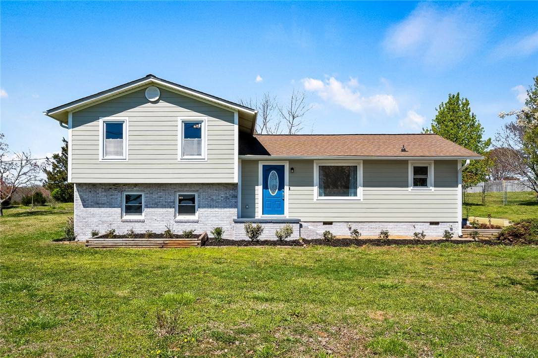 101 Peach DR, Pendleton, SC 29670
