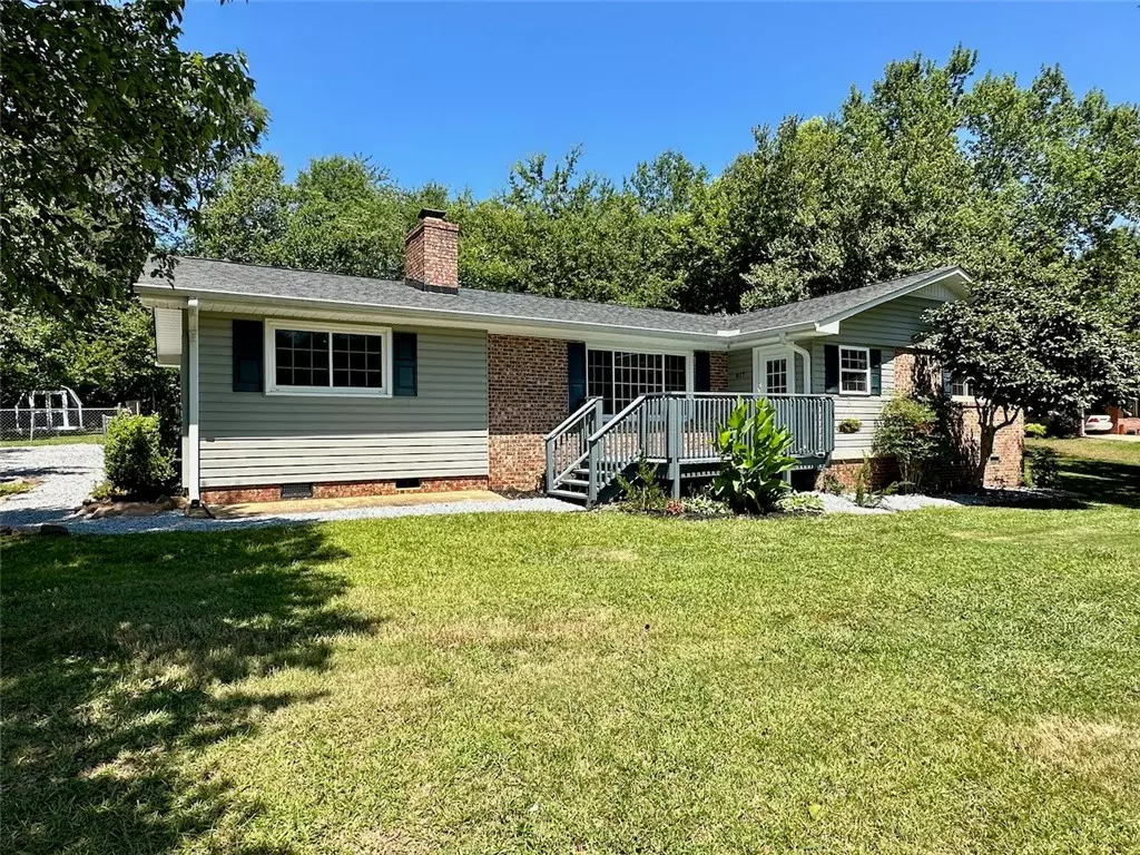 Central, SC 29630,817 Johnson RD