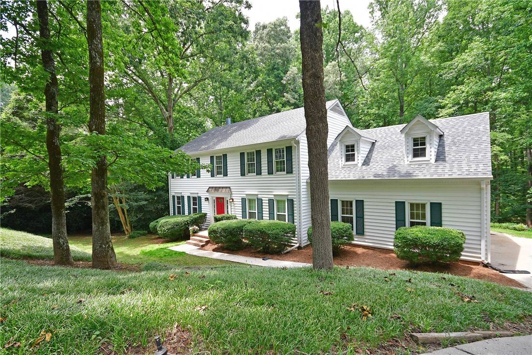 Easley, SC 29640,204 Old Forest RD