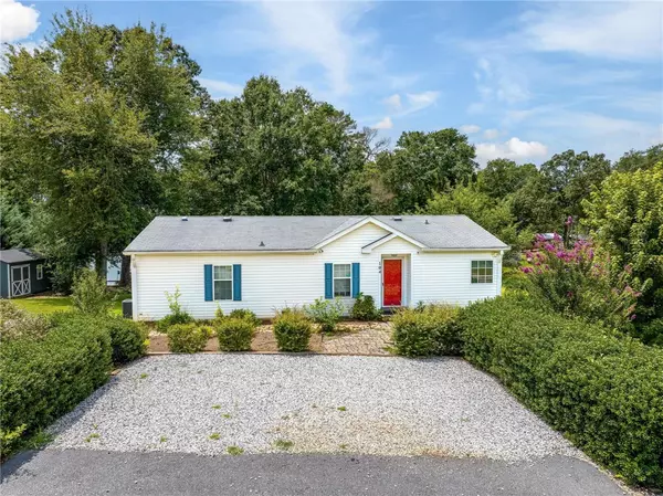 104 & 106 Cove DR, Fair Play, SC 29643