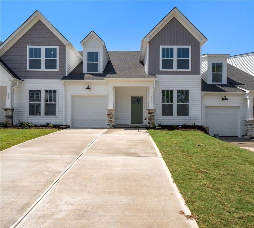 Greenville, SC 29605,415 Ambleside LN