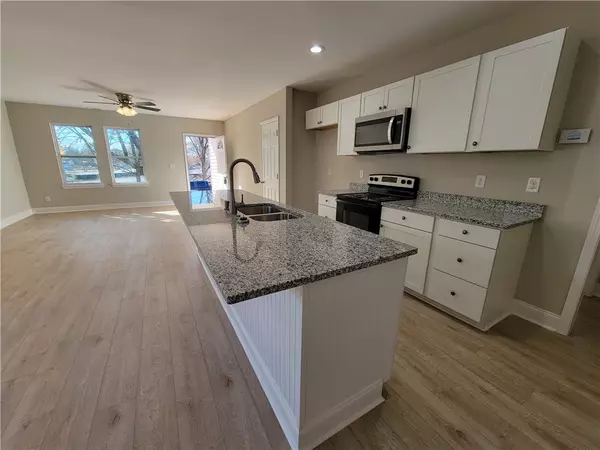 Liberty, SC 29657,203 Oak LN