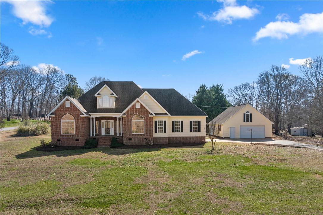 101 Woods DR, Williamston, SC 29697