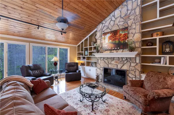 Salem, SC 29676,23 Quail DR