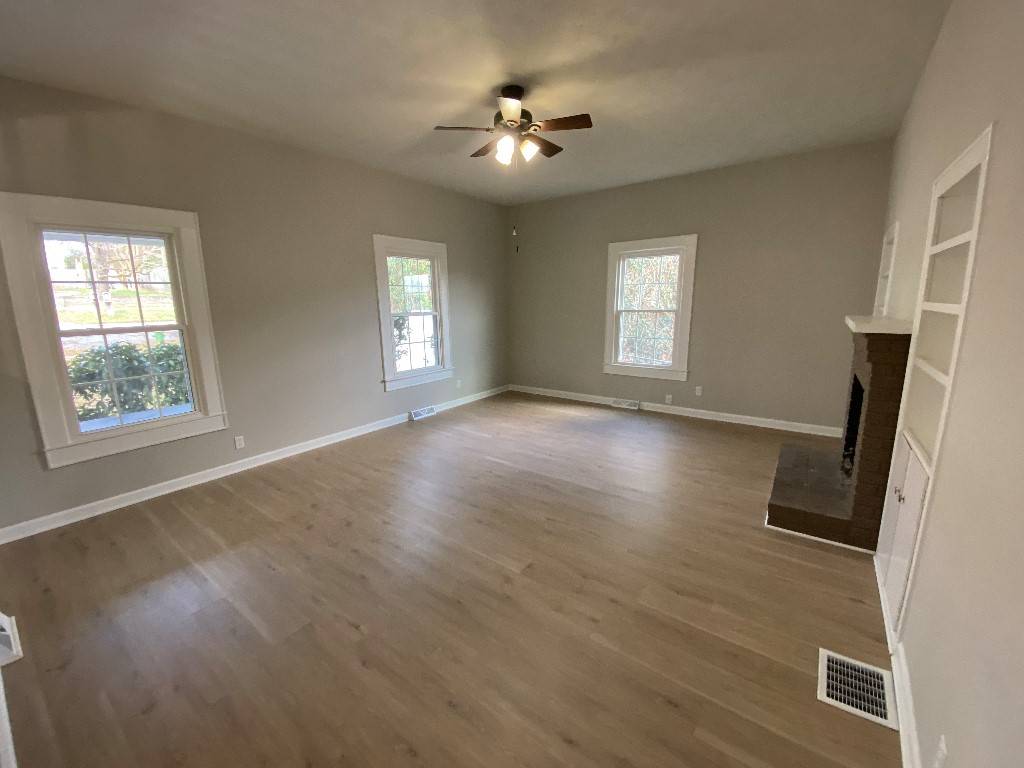 Easley, SC 29640,400 E A AVE