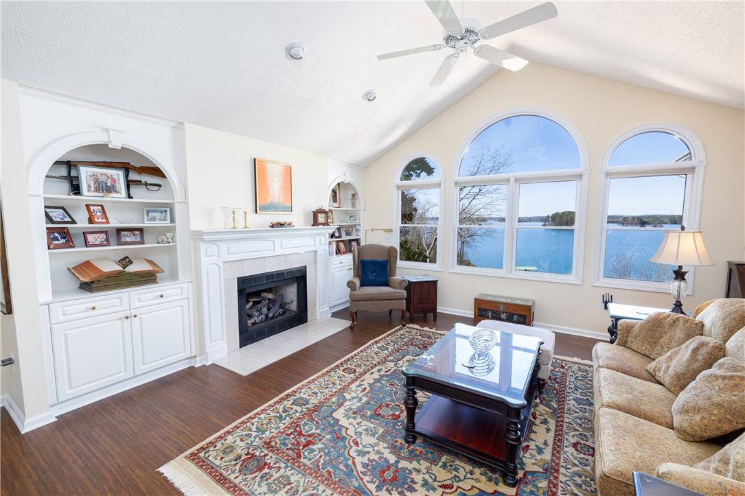 Seneca, SC 29672,301 Wynswept Pt