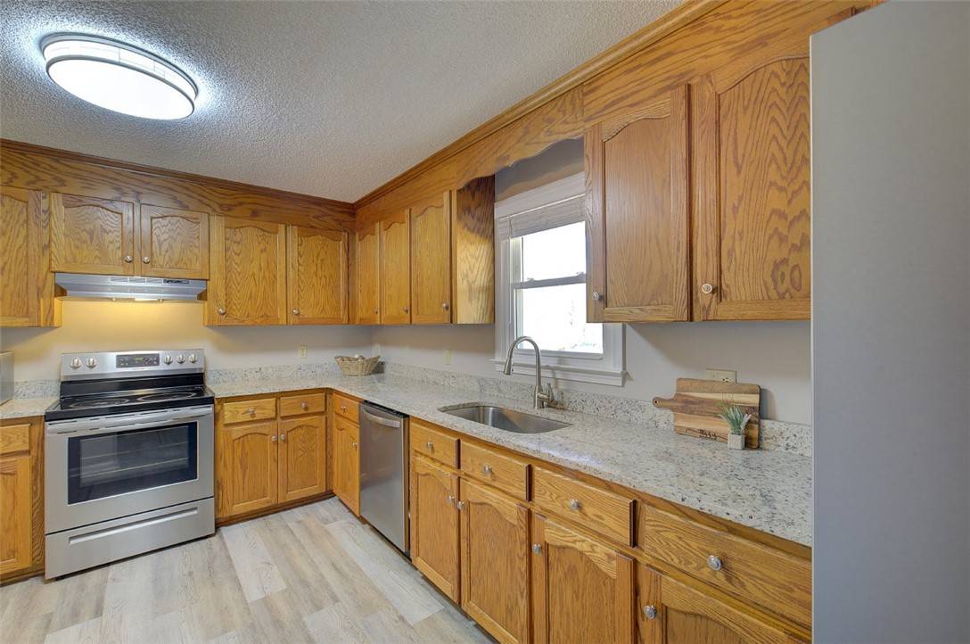 Easley, SC 29640,101 View Place CT