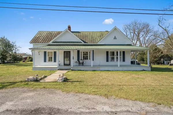 426 Jackson ST, Calhoun Falls, SC 29628