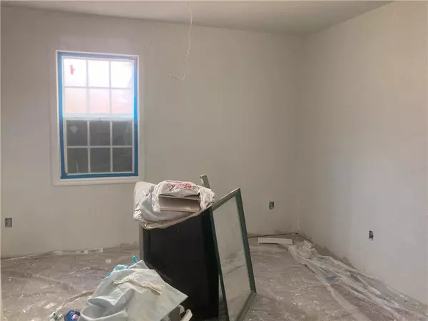 Greenville, SC 29609,213 Loop ST