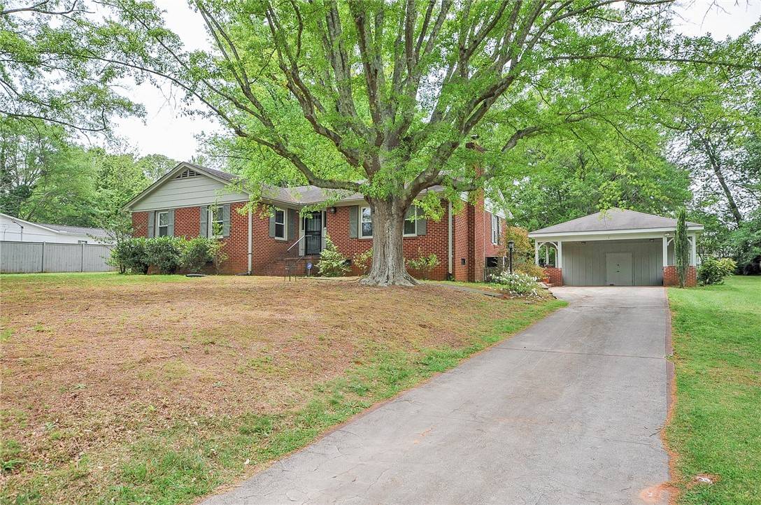 202 Rockmont RD, Greenville, SC 29615