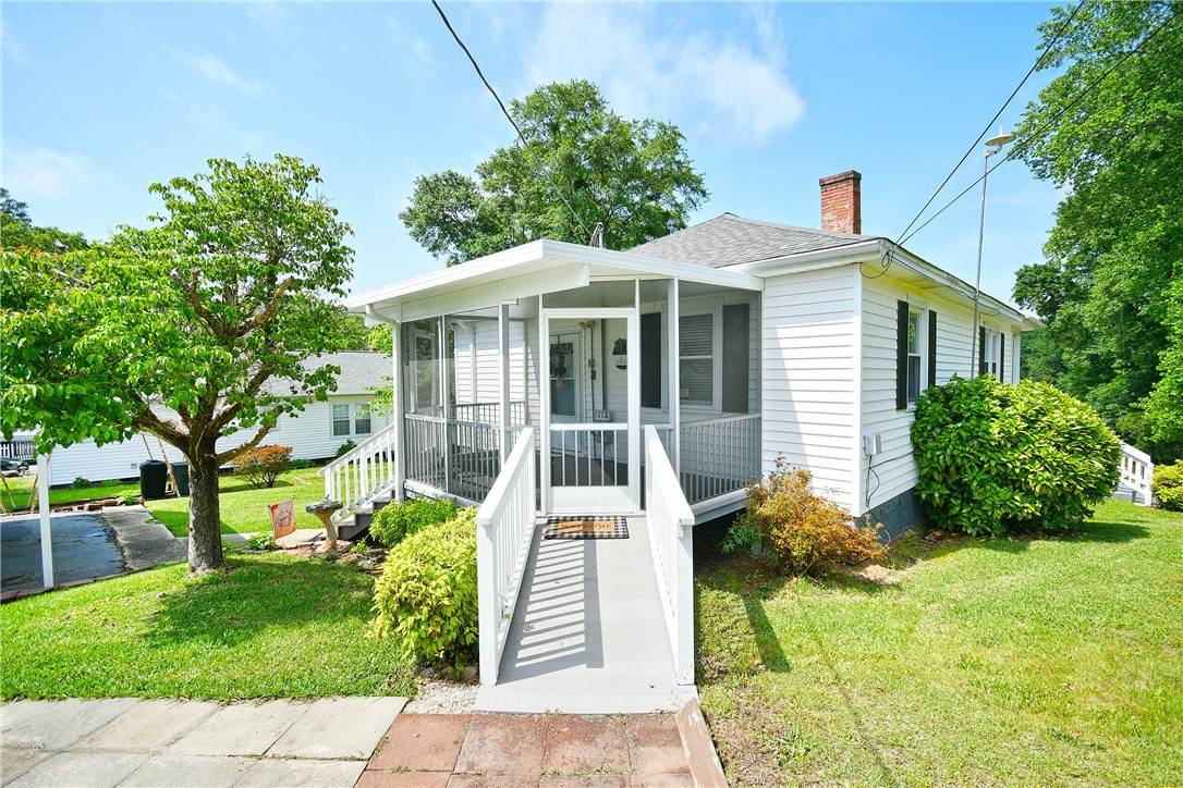 Easley, SC 29640,112 Cobb ST