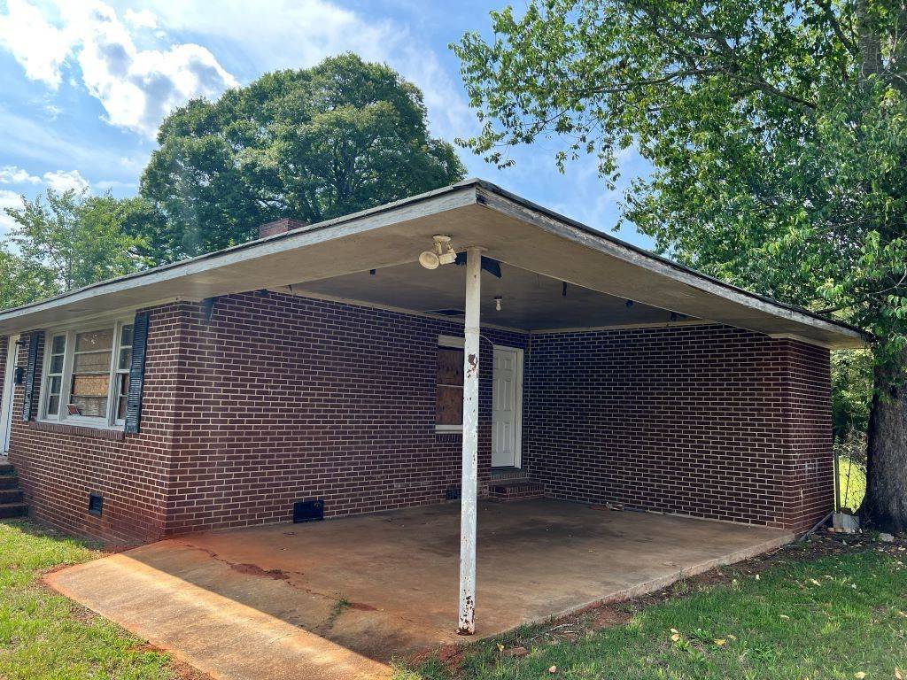 Anderson, SC 29626,518 Cheyenne ST