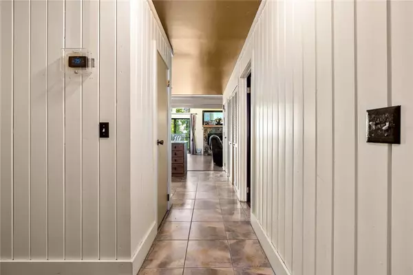 Salem, SC 29676,800 Captains Cove CT #2