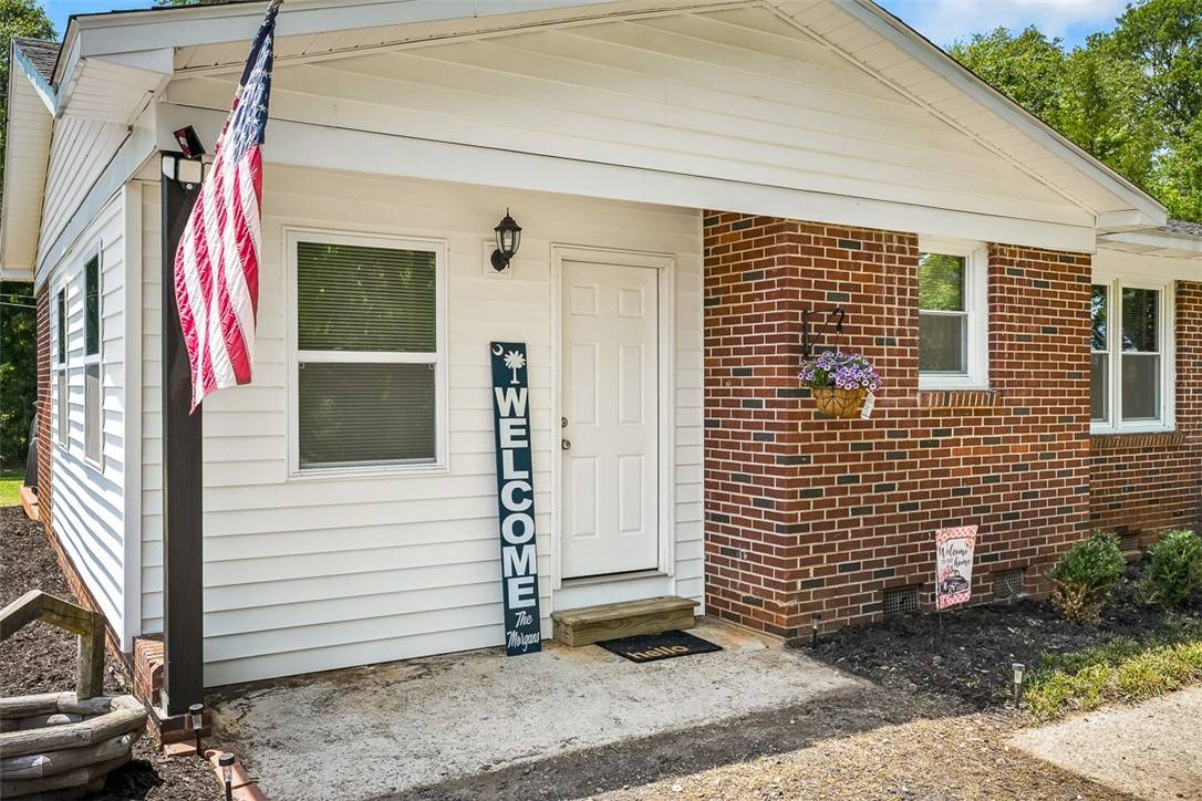 Honea Path, SC 29654,401 Harper ST