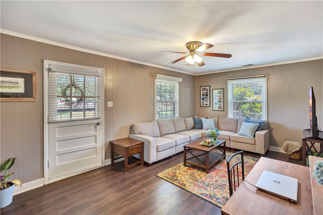 Pendleton, SC 29670,402 S Elm ST