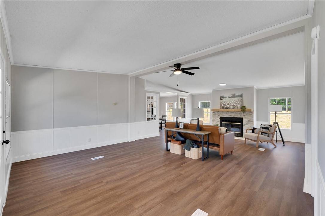 Greenville, SC 29611,421 Roe RD