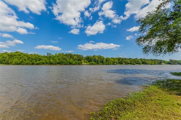 Cross Hill, SC 29332,135 Driftwood RD