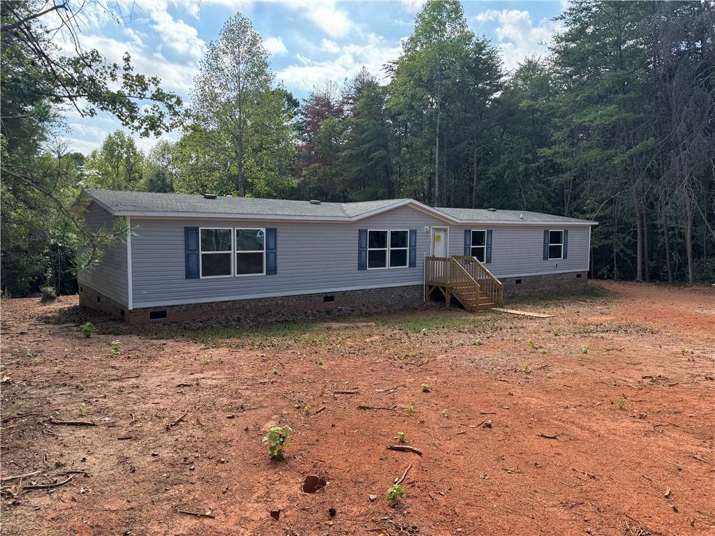 525 Campbell Bridge RD, Seneca, SC 29678