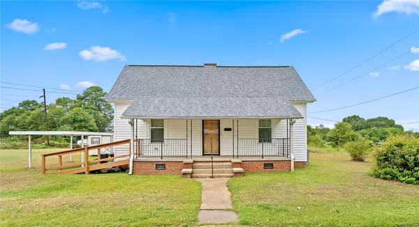 38 S Lyons ST, Anderson, SC 29624