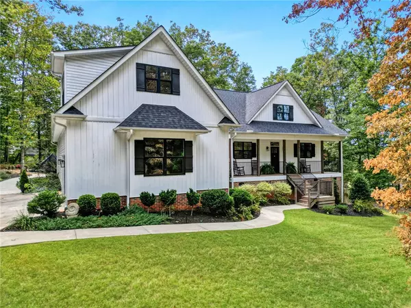 Central, SC 29630,305 Oak Bend Manor