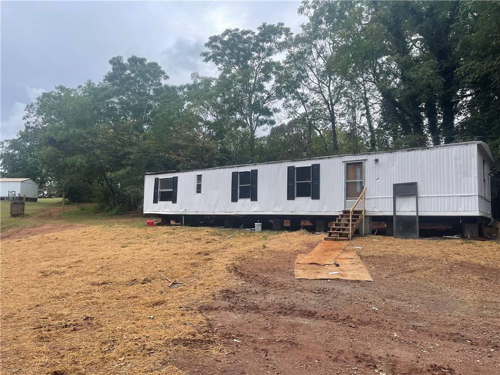 West Union, SC 29696,106 Fernwood DR