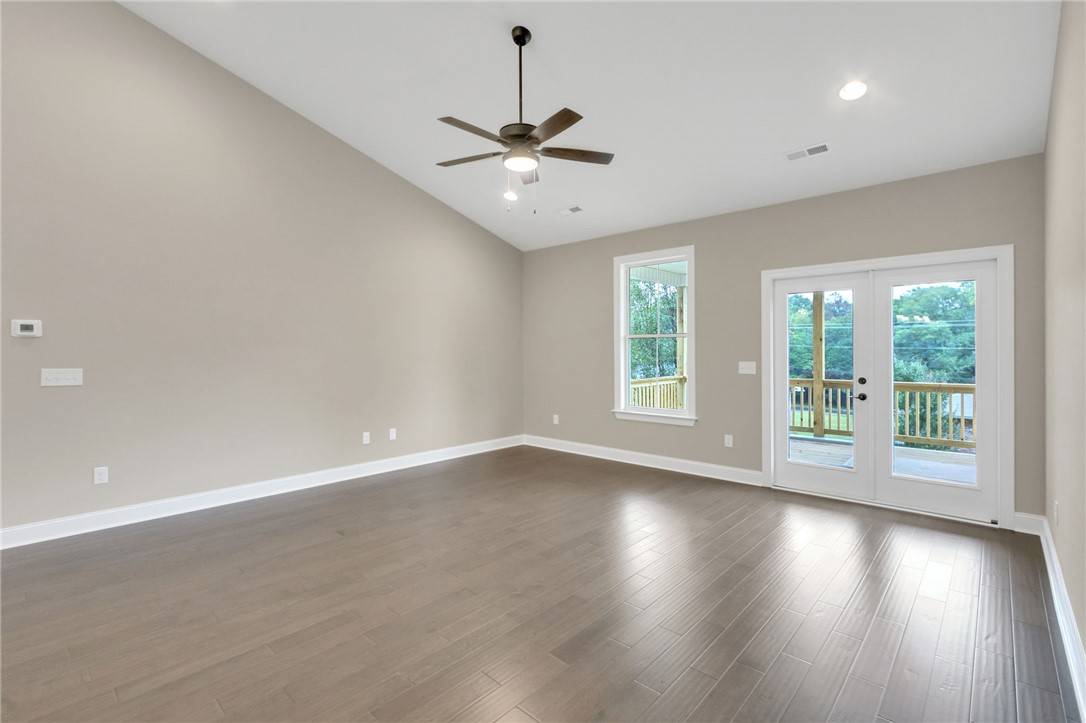Piedmont, SC 29673,304 Saluda DR