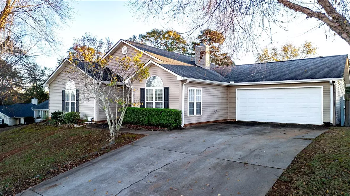 Simpsonville, SC 29680,102 Trumpeter LN