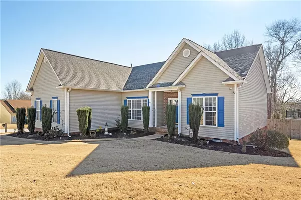 Simpsonville, SC 29680,401 Walkingstick WAY