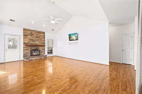 Simpsonville, SC 29680,401 Walkingstick WAY