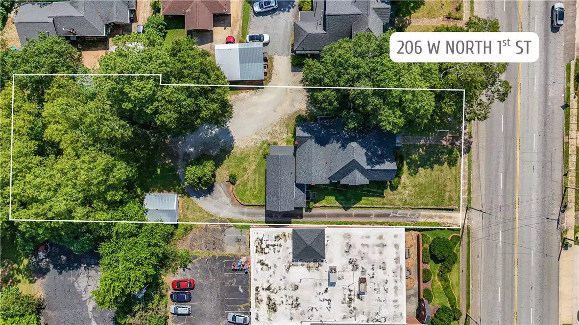 Seneca, SC 29678,206 W North 1st ST